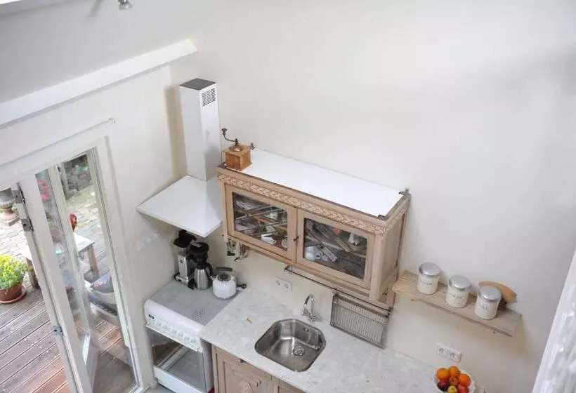 تختخواب و صبحانه Het Huisje Breda