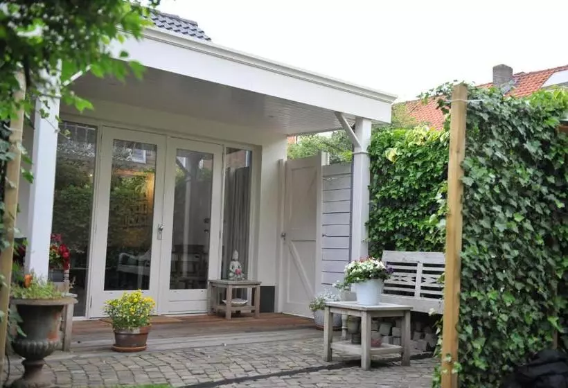 تختخواب و صبحانه Het Huisje Breda