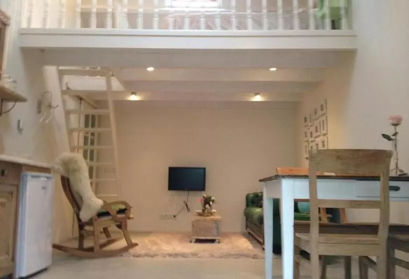 تختخواب و صبحانه Het Huisje Breda