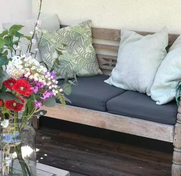 تختخواب و صبحانه Het Huisje Breda