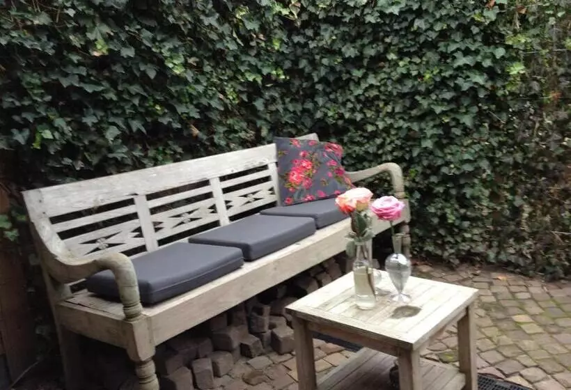 تختخواب و صبحانه Het Huisje Breda