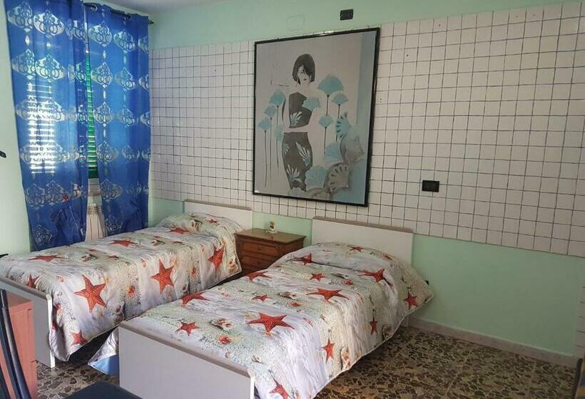 مبيت وإفطار La Casetta Di Via Fara