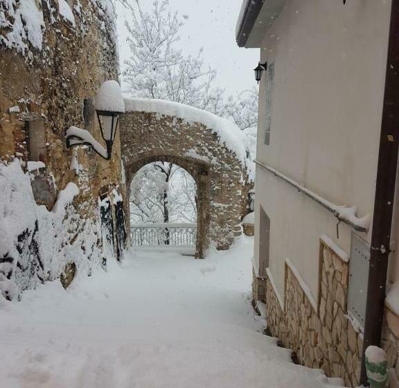 مبيت وإفطار La Casetta Di Via Fara