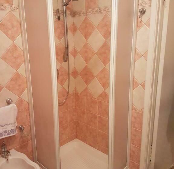 مبيت وإفطار La Casetta Di Via Fara