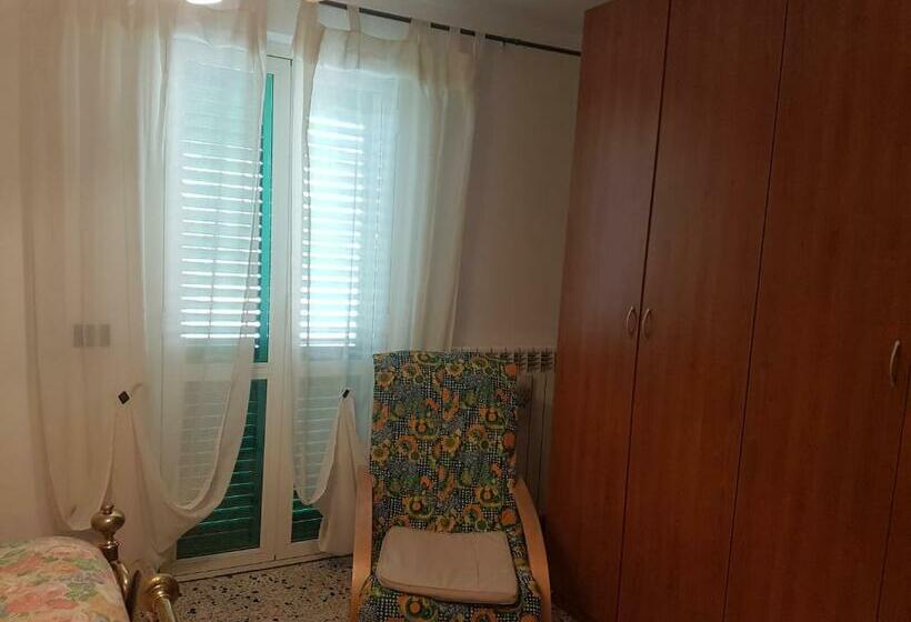 مبيت وإفطار La Casetta Di Via Fara