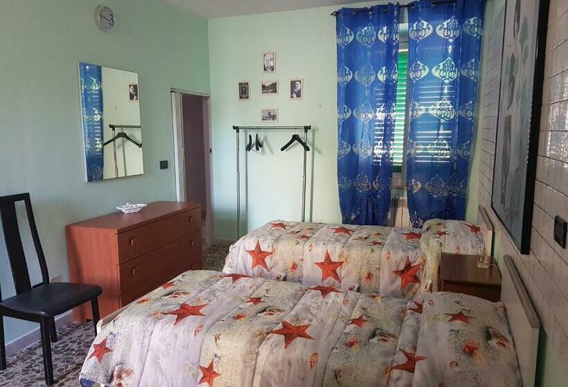 مبيت وإفطار La Casetta Di Via Fara