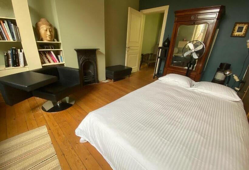 تختخواب و صبحانه Lunatree