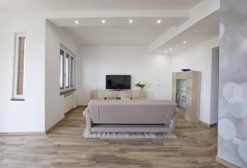 ベッドアンドブレックファースト Villa C Luxury Estate