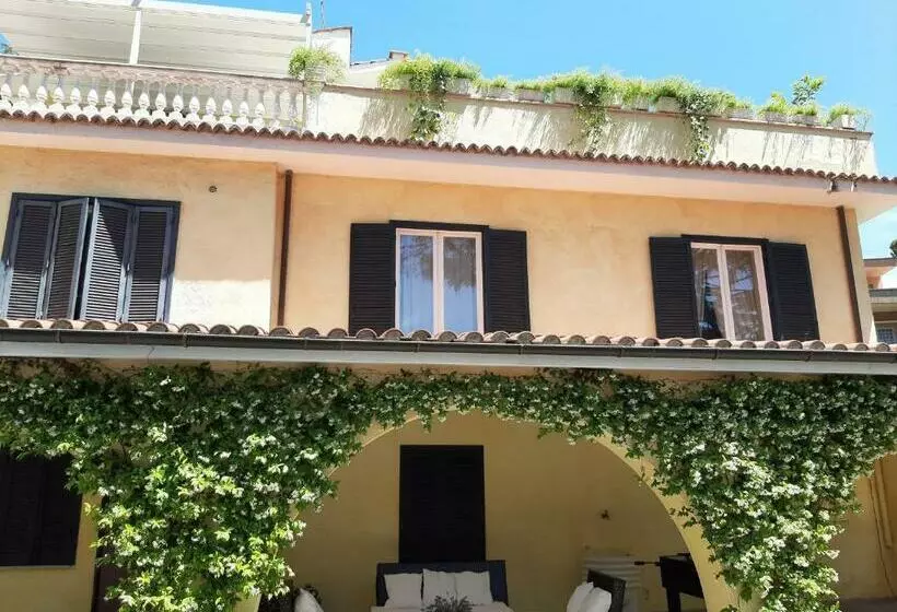 Aamiaismajoitus (B&B) Villa Orsini