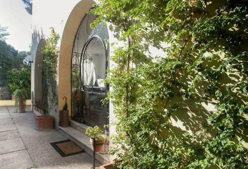 Aamiaismajoitus (B&B) Villa Orsini