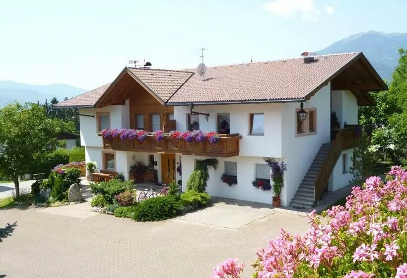 ホテル Appartements Schusterhof