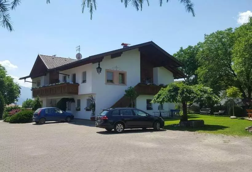 ホテル Appartements Schusterhof