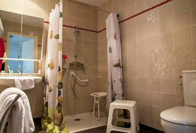 Hotelli Hôtel Restaurant Les Touristes