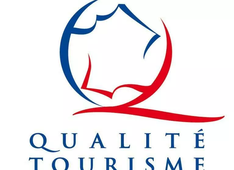 Hotelli Hôtel Restaurant Les Touristes