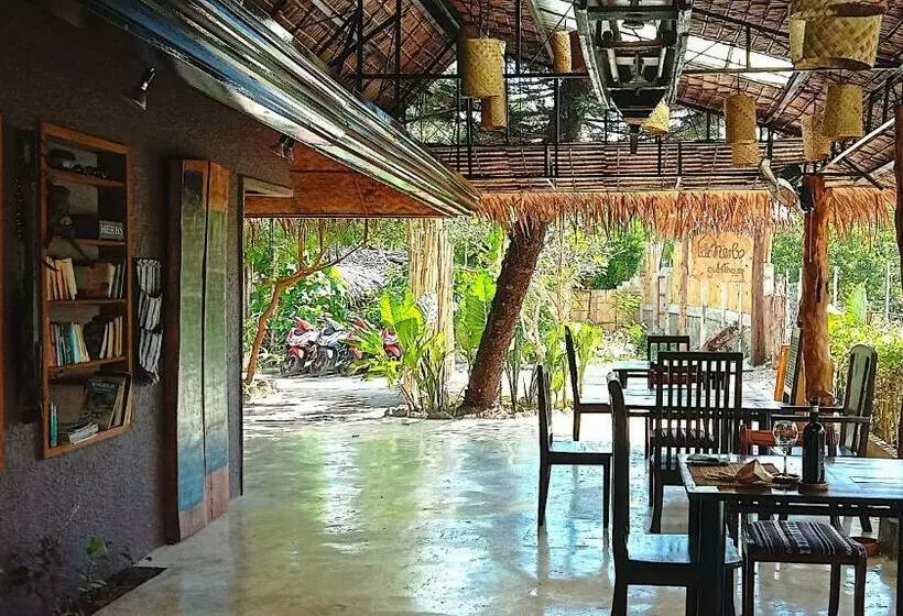 ペンション Herbs Guest House And Restaurant Near The Sea