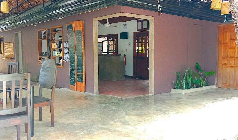 פנסיון Herbs Guest House And Restaurant Near The Sea