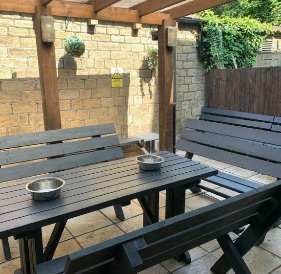 پانسیون Ivy Green Inn