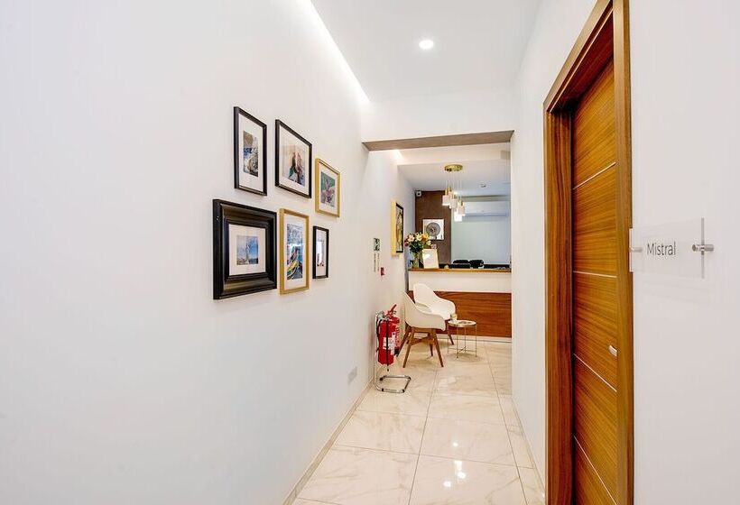 پانسیون South Wind Guesthouse