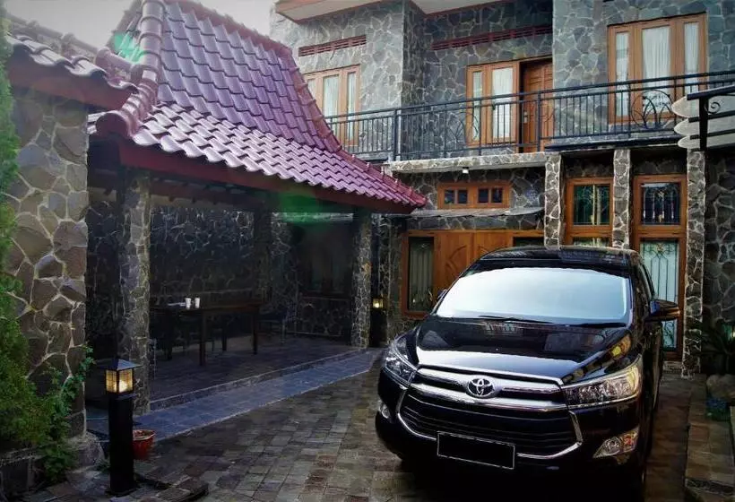 Majatalo Villa Cabean Salatiga