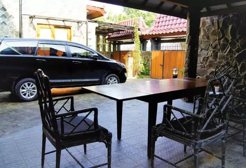 Majatalo Villa Cabean Salatiga