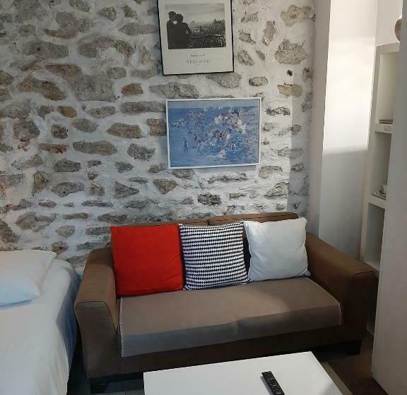 پانسیون Villa Des Iris