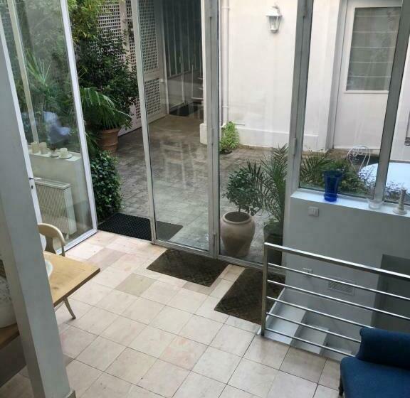 پانسیون Villa Des Iris