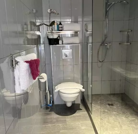 Aamiaismajoitus (B&B) Ancien Haras De La Tour