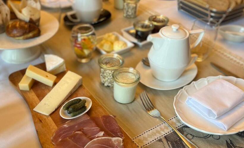 Bed and Breakfast Ancien Haras De La Tour