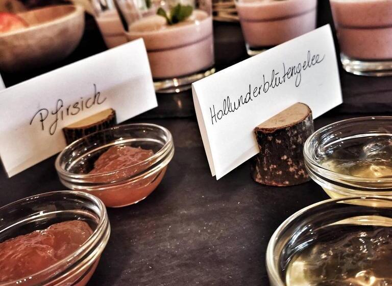 هتل Bauernhof Kure