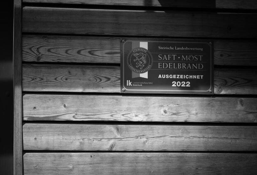 هتل Bauernhof Kure