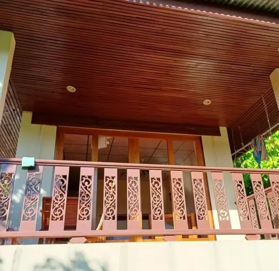 Hotelli Tropicana Khophagan Resort