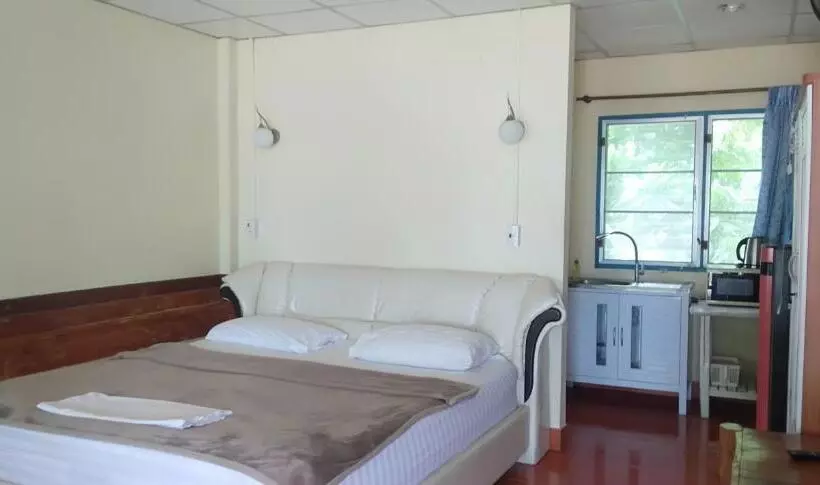 Hotelli Tropicana Khophagan Resort