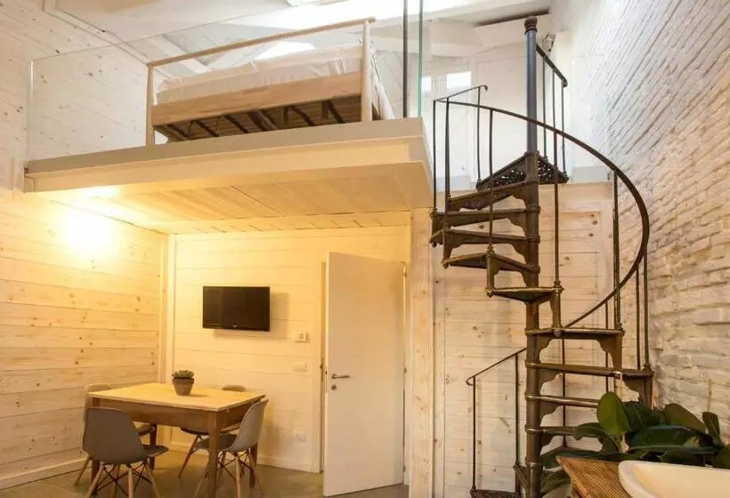 Majatalo Sasaràl Suites