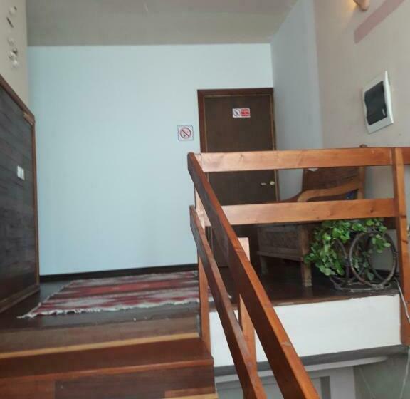 هاستل Sunset Inn