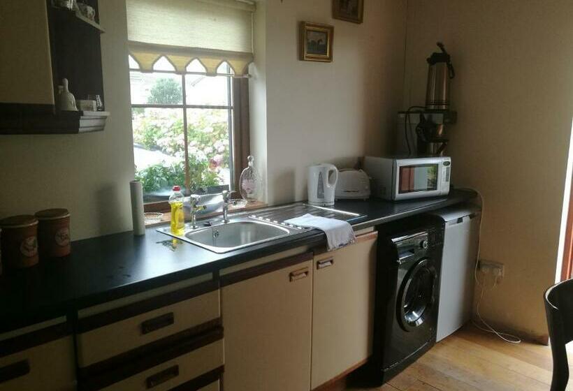 민박 Assaroe House