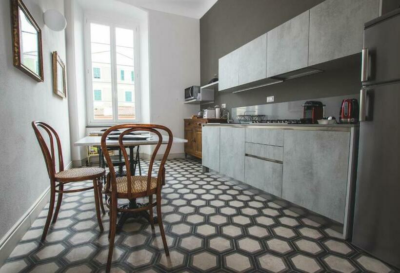 Pensjonat 3 Rooms Guest House