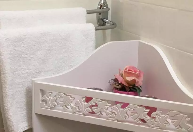 ペンション Historisches Gästehaus Au Faucon