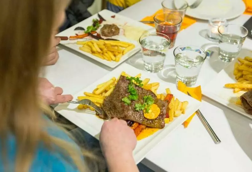 Lomakeskus Niemenharjun Matkailukeskus