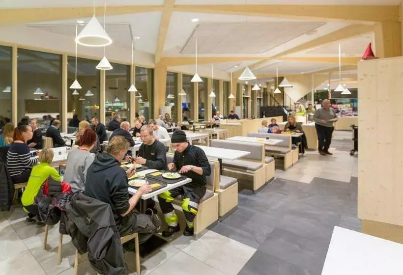 Lomakeskus Niemenharjun Matkailukeskus