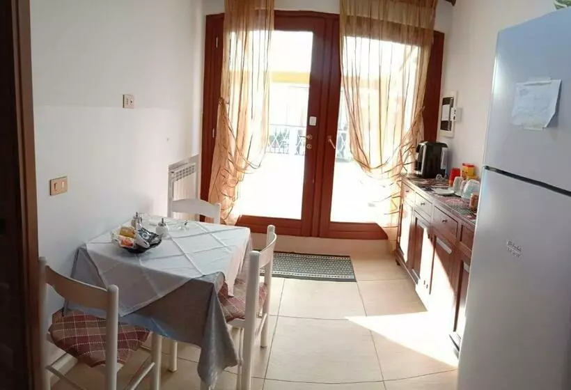 Aamiaismajoitus (B&B) Adria Bella Lt Z00157