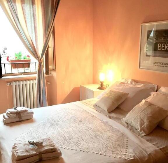 ベッドアンドブレックファースト Casannunziata Appartamento Con 2 Camere No Cucina