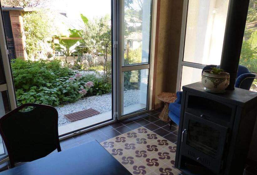 تختخواب و صبحانه Dorre Pean