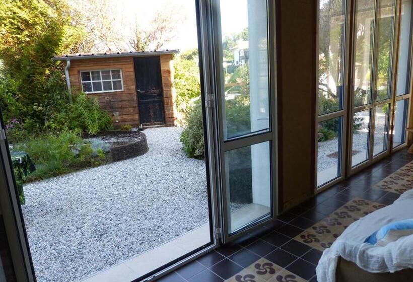 تختخواب و صبحانه Dorre Pean