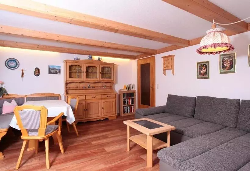 Aamiaismajoitus (B&B) Haus Derra