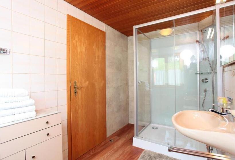 مبيت وإفطار Haus Derra