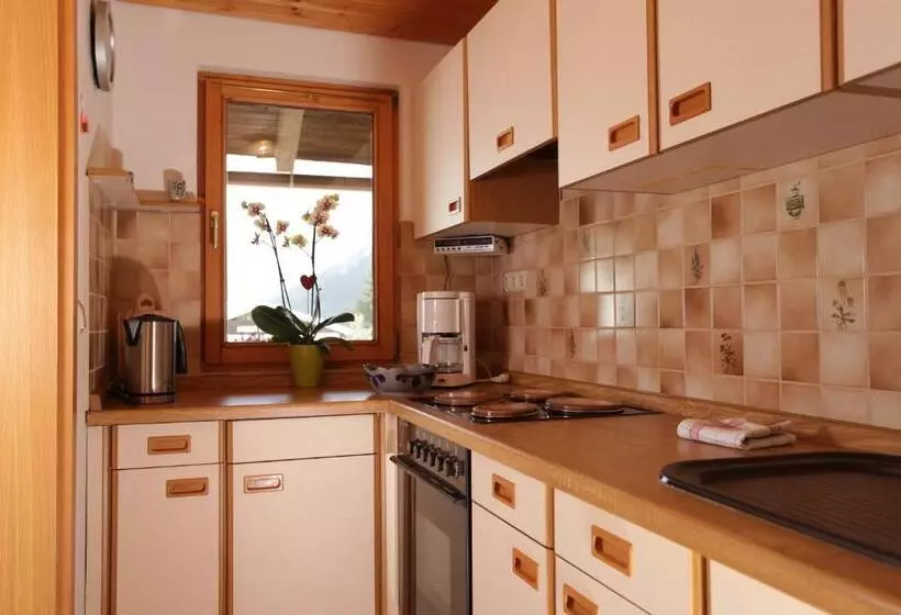 Aamiaismajoitus (B&B) Haus Derra