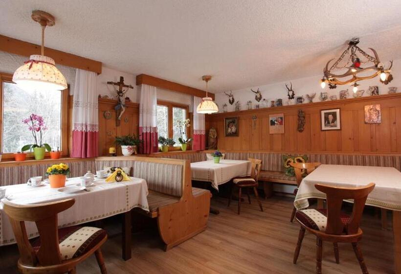 مبيت وإفطار Haus Derra