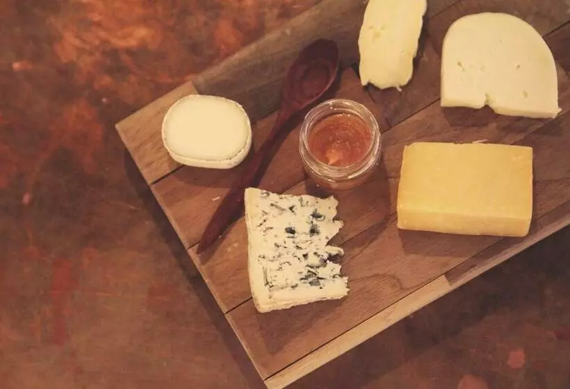 تختخواب و صبحانه Maison De L Orb