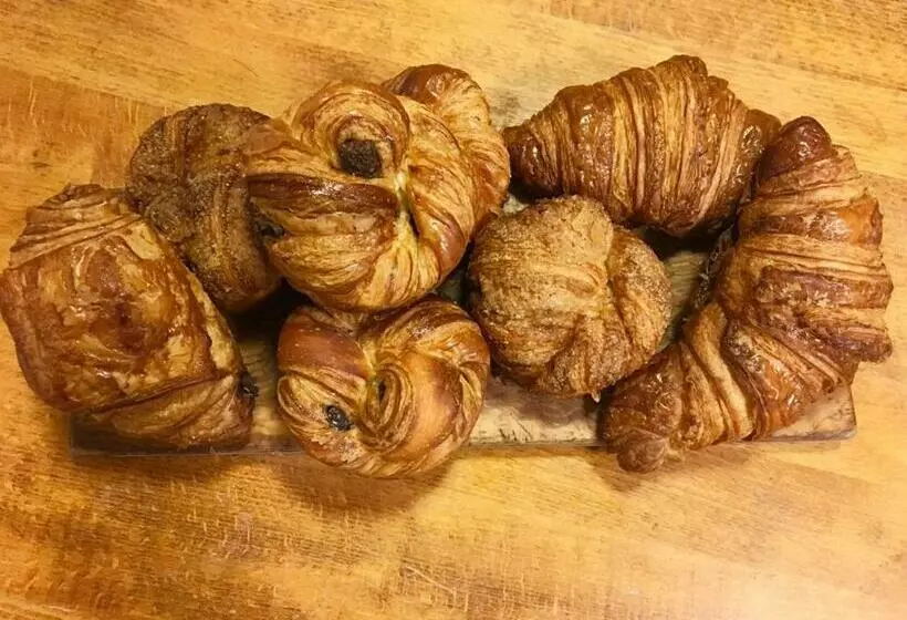 تختخواب و صبحانه Maison De L Orb