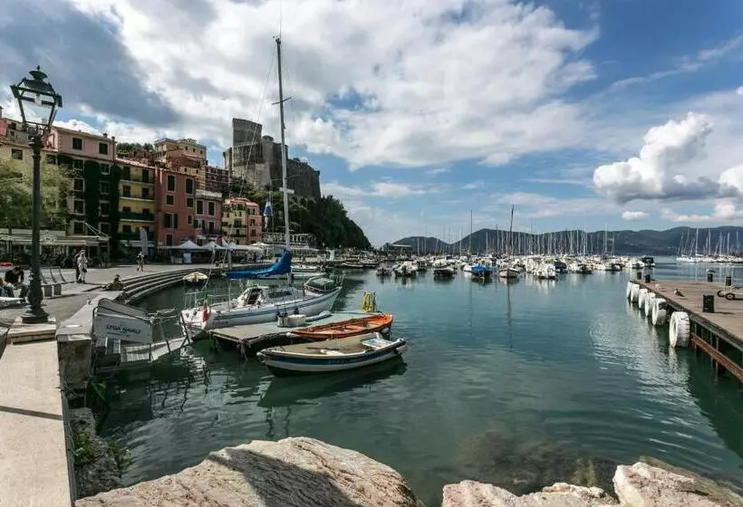 Majatalo Al Molo Sea View Rooms